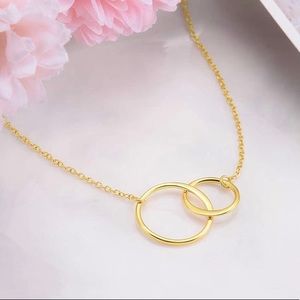 Gold Interlocking Circles Necklace